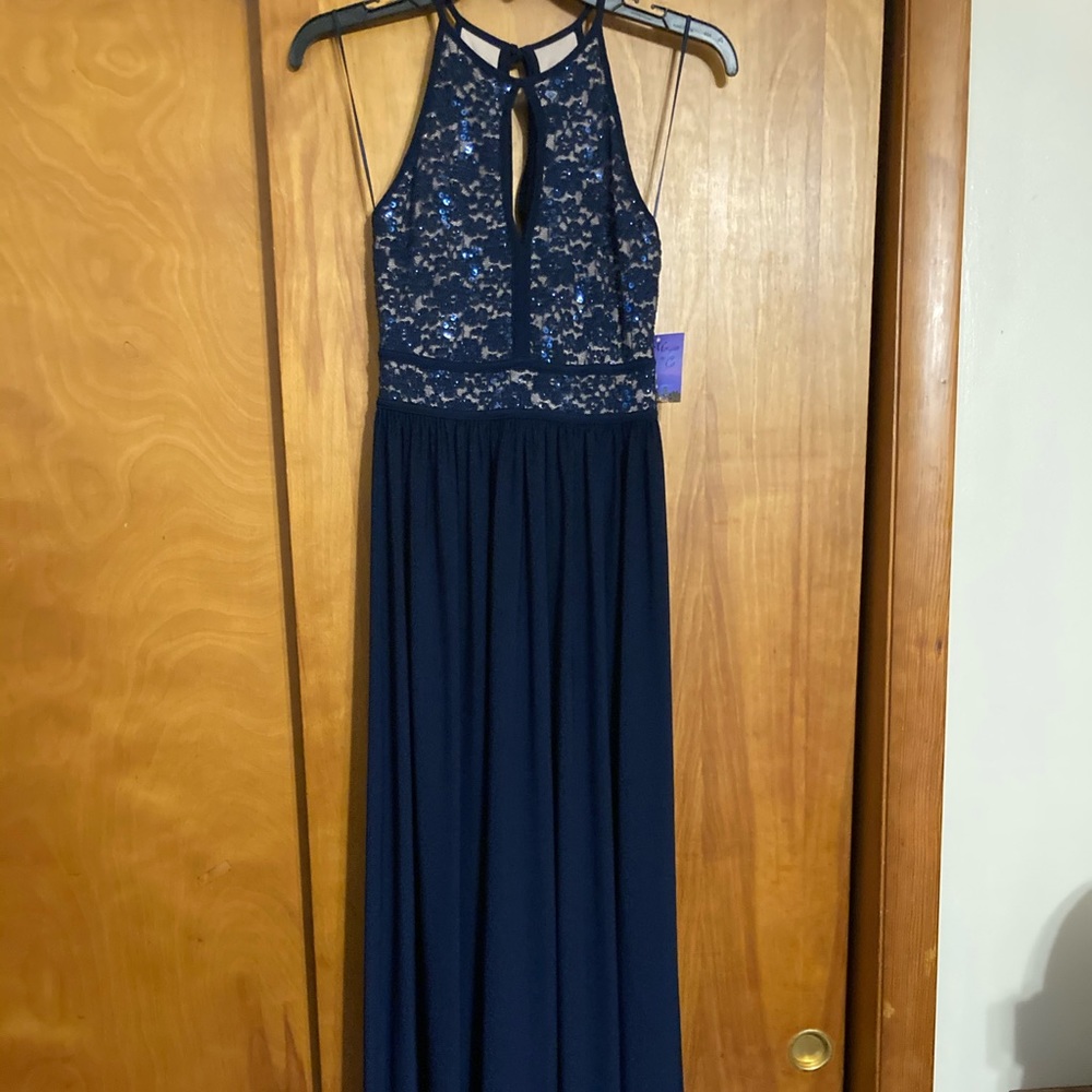 Morgan & Co. Navy & Nude Formal Dress